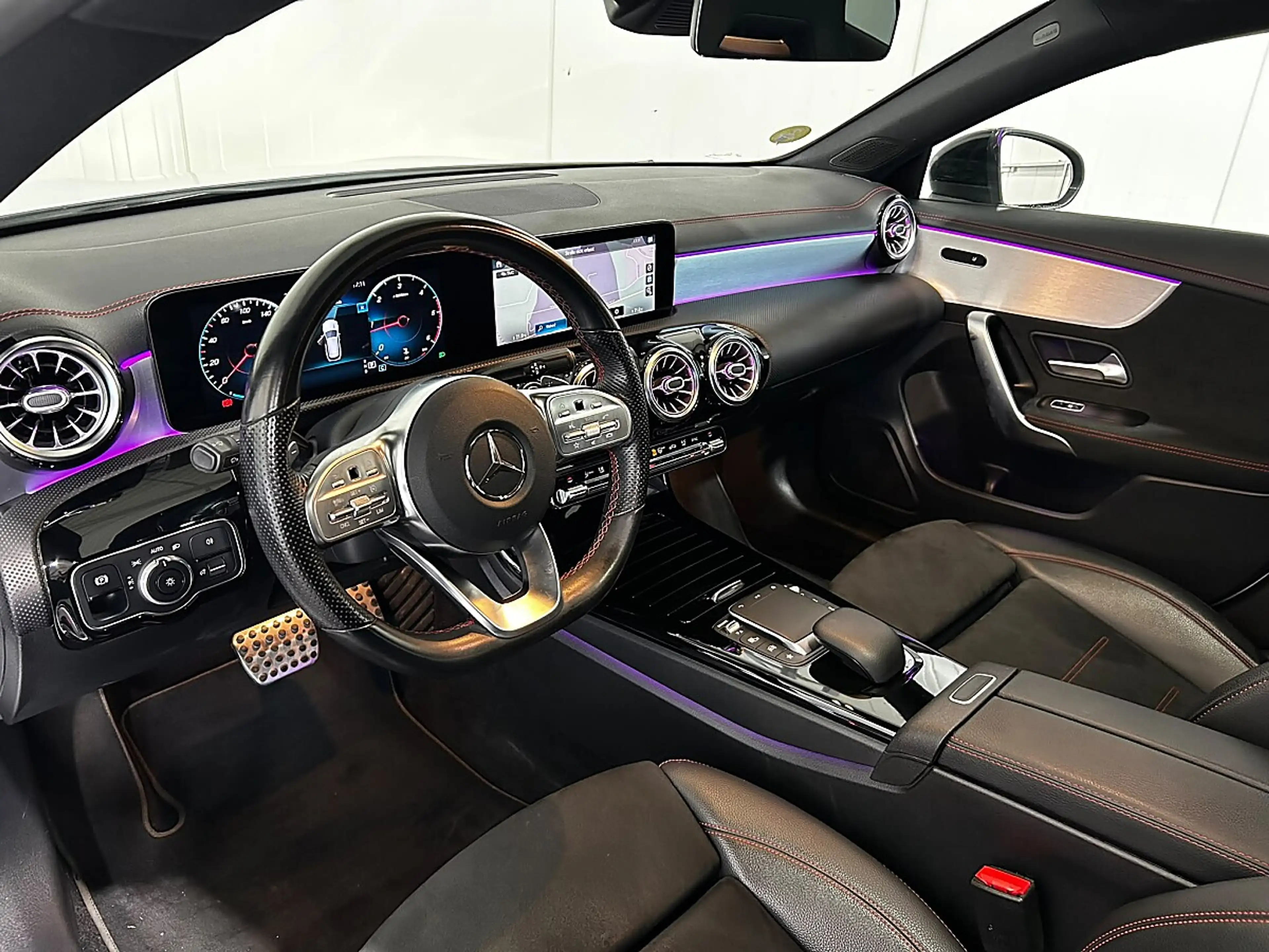 Mercedes-Benz CLA 200 d Shooting Brake Aut. //AMG-PAKET//PANO//AMBIEN... — photo 10
