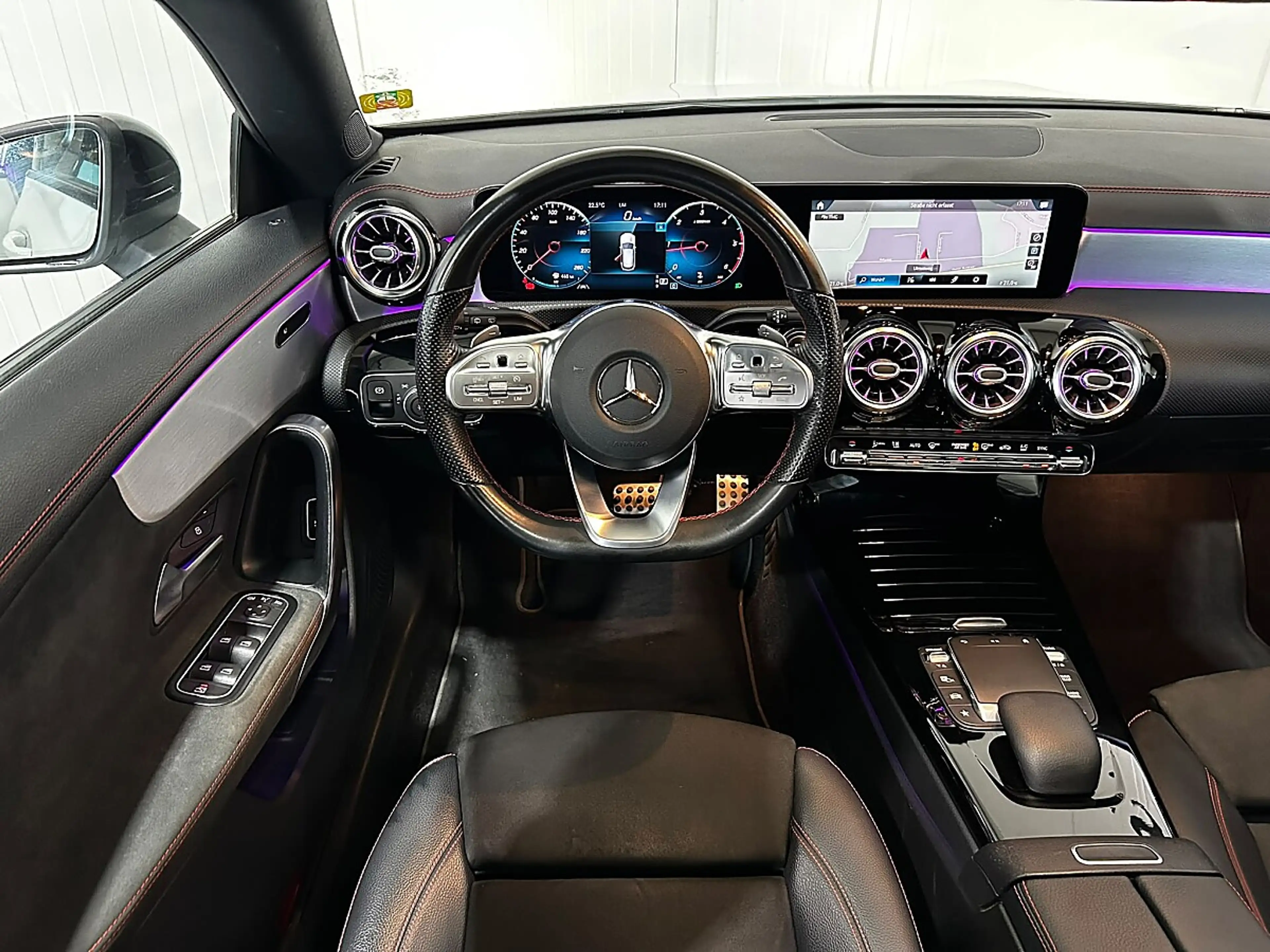 Mercedes-Benz CLA 200 d Shooting Brake Aut. //AMG-PAKET//PANO//AMBIEN... — photo 9