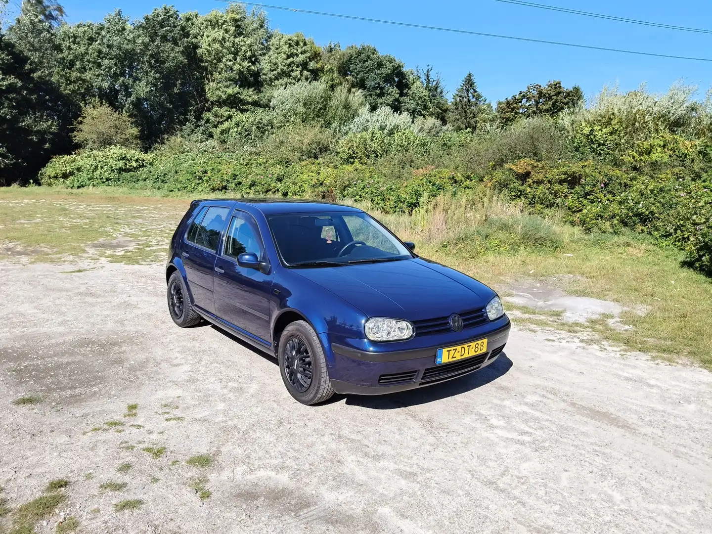 Volkswagen Golf 1.6 Trendline - 1