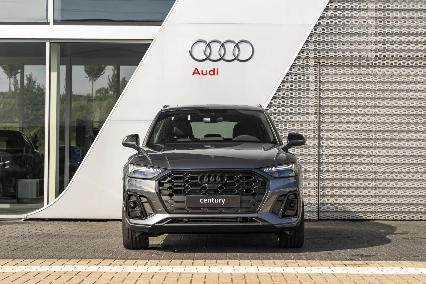 Audi Q5 S edition Competition 50 TFSI e 220 kW / 299 PK SU Gris - 2