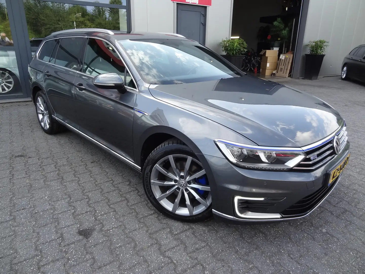 Volkswagen Passat Variant 1.4 TSI GTE | PANO | VOL LEDER | TREKHAAK | LMV | Grijs - 2