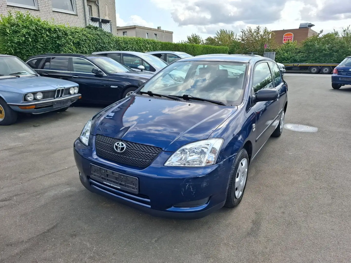Toyota Corolla 1.4 linea sol Blau - 1