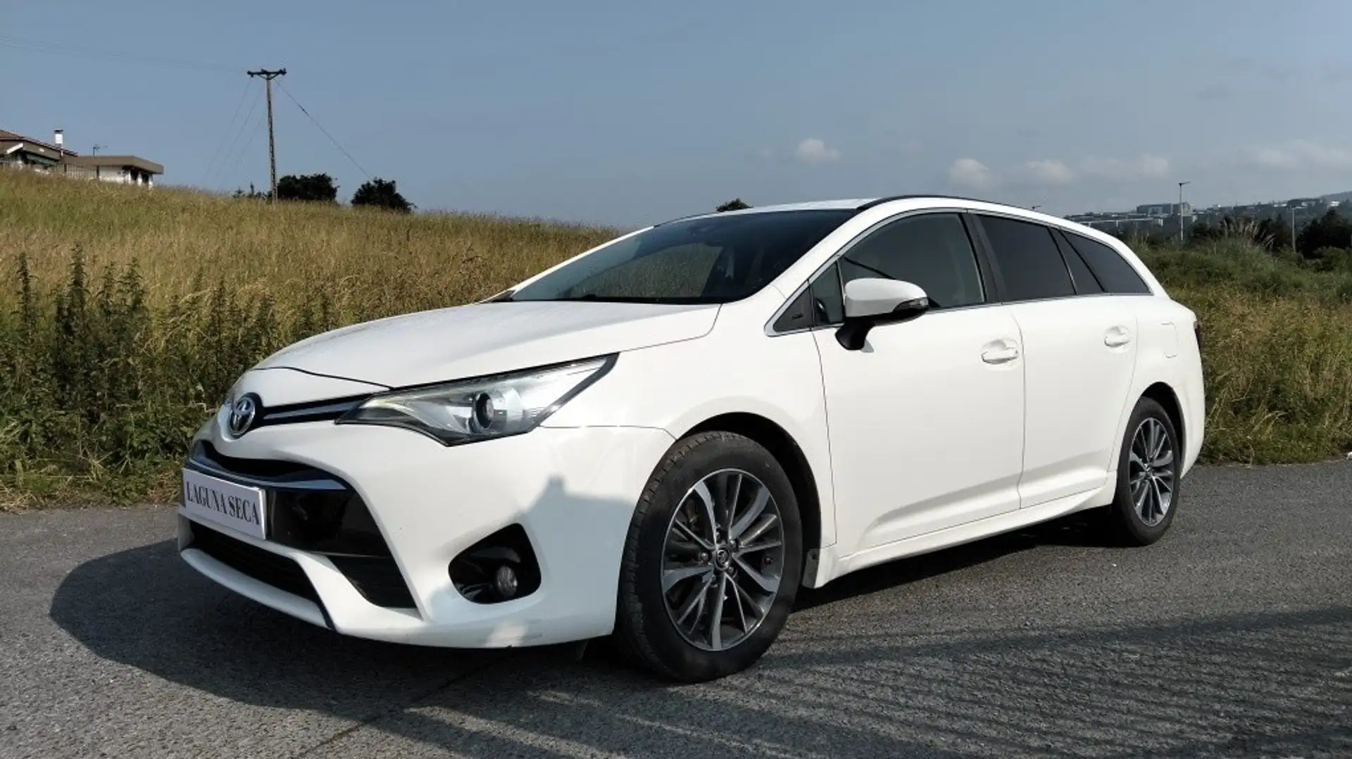 Toyota Avensis TS 150D Executive Blanc - 1