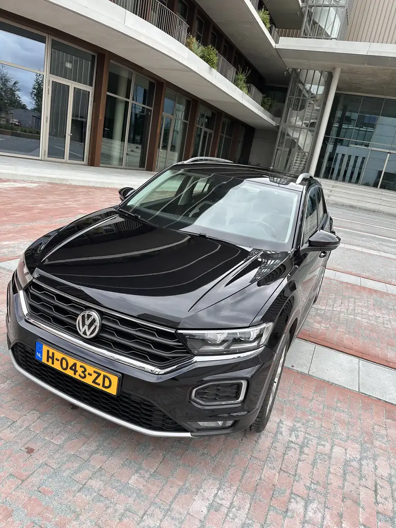 Volkswagen T-Roc T-Roc 1.5 TSI | Automaat | Keyless|DigitalCockpit Zwart - 2