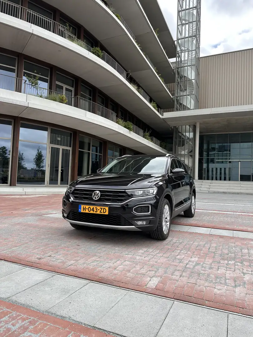 Volkswagen T-Roc T-Roc 1.5 TSI | Automaat | Keyless|DigitalCockpit Zwart - 1