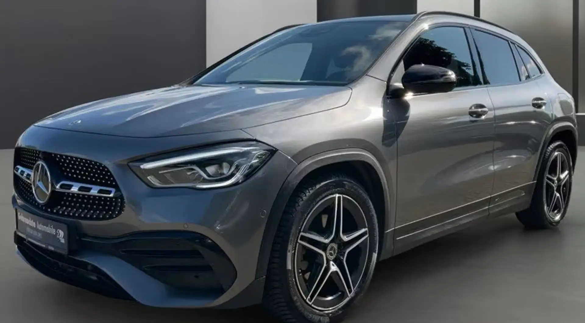 Mercedes-Benz GLA 200 GLA 200 AMG auto - KAMERA-LED-APPLECAR Gris - 1