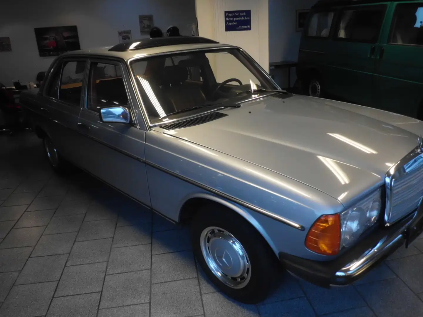 Mercedes-Benz Baureihe 123 Baureihe 123 230 E Automatik/SSD - 2