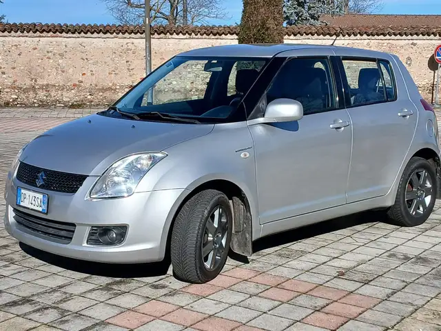 Suzuki Swift Benzina 5p 1.3 16v GL 4x4 ((Neopatentati))
