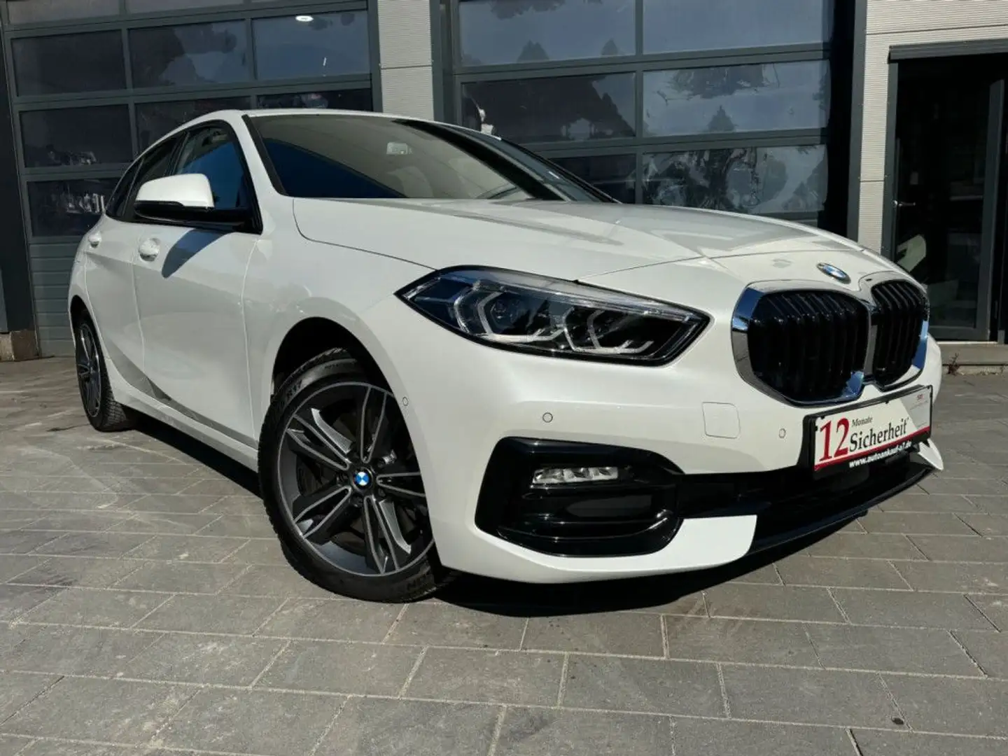 BMW 120 Baureihe 1 Lim. 120 i Sport Line Weiß - 2