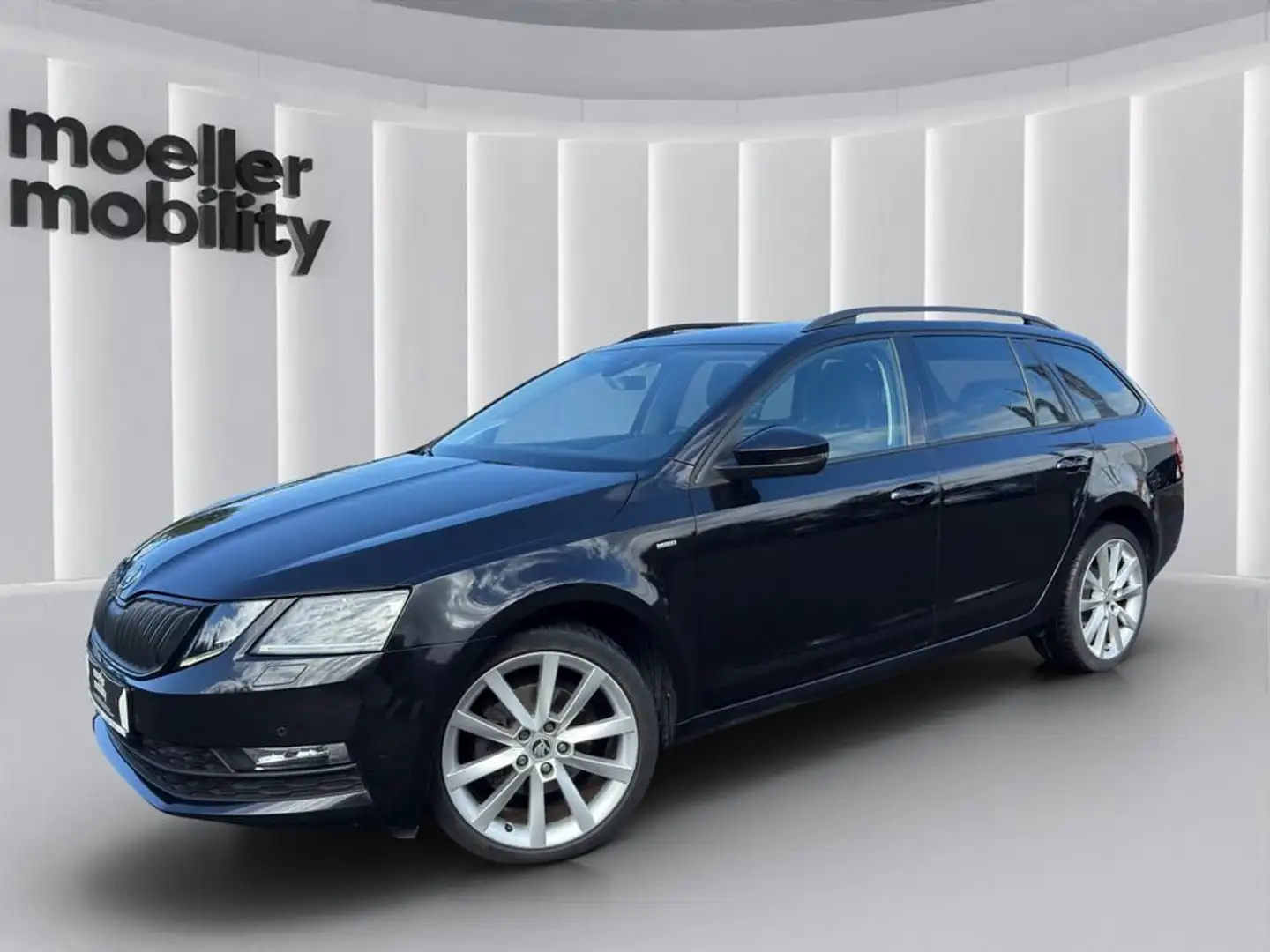 Skoda Octavia Combi 2.0 TDI Clever DSG, Navi, AHZV Schwarz - 1