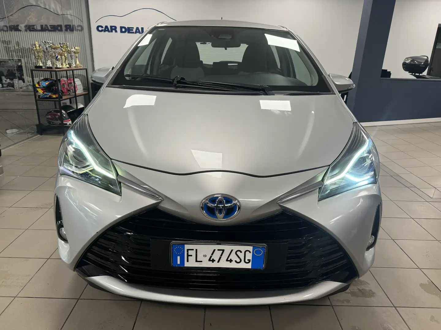 Toyota Yaris Yaris III 2017 5p 1.5h Active GARANZIA TOYOTA neop Argent - 2