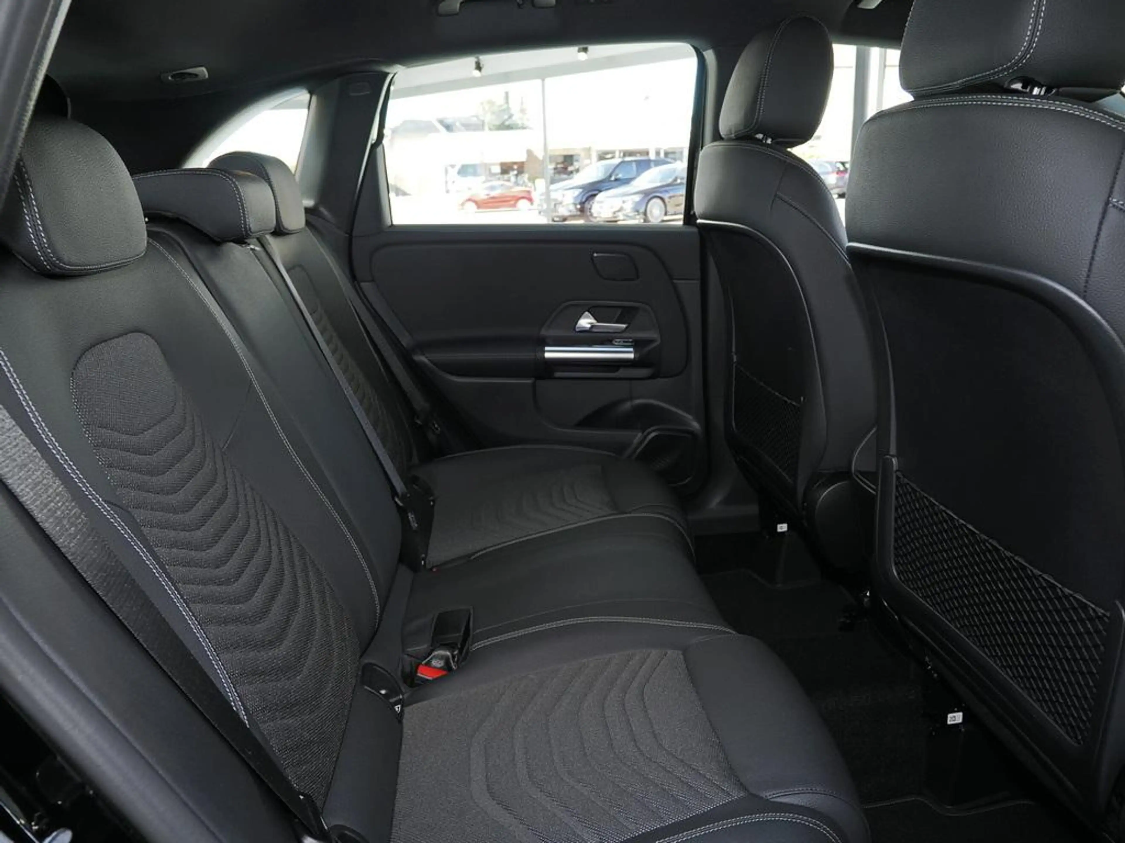 Mercedes-Benz B 180 d PROGRESSIVE AHK SOUND WINTER-PAKET DISTR — photo 12