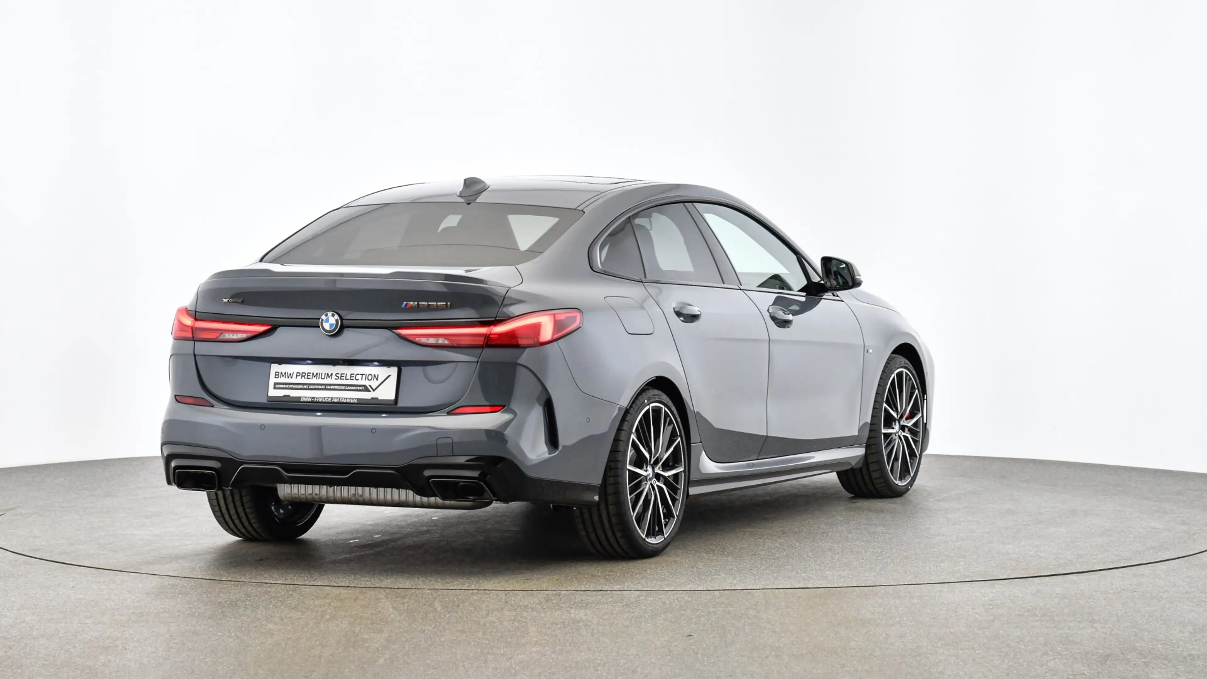BMW 235 M235i xDrive — photo 9