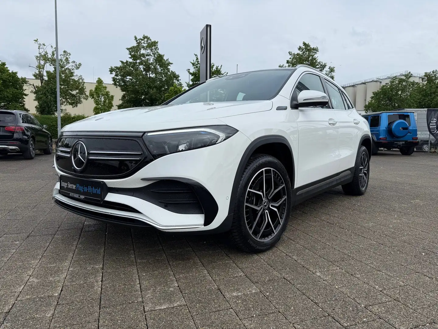 Mercedes-Benz EQA 250 AMG*DISTR*Pano*360*Burmester*Keyless*Amb Weiß - 2