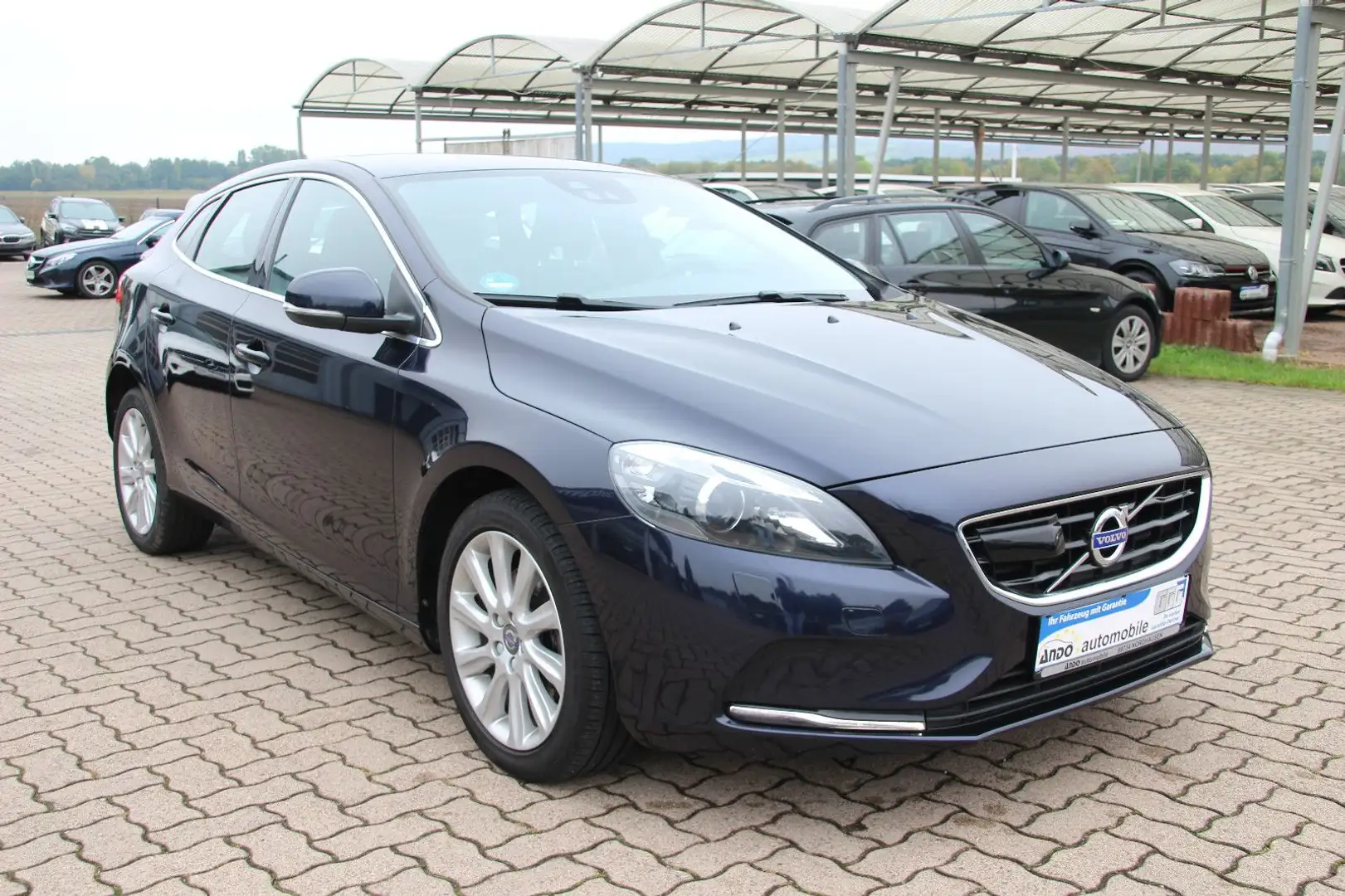 Volvo V40 2.0 Momentum D3 150PS DigiTacho/Spur/Xenon Bleu - 2