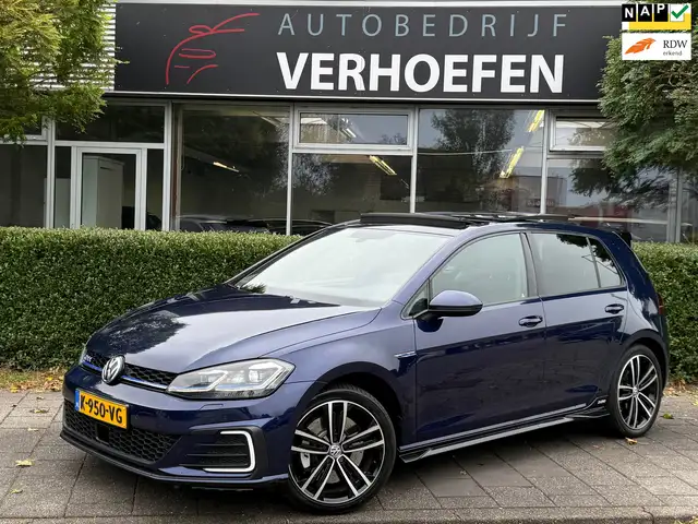 Volkswagen Golf GTE 1.4 TSI PHEV - PANORAMA - APPLE CARPLAY - PARKEER