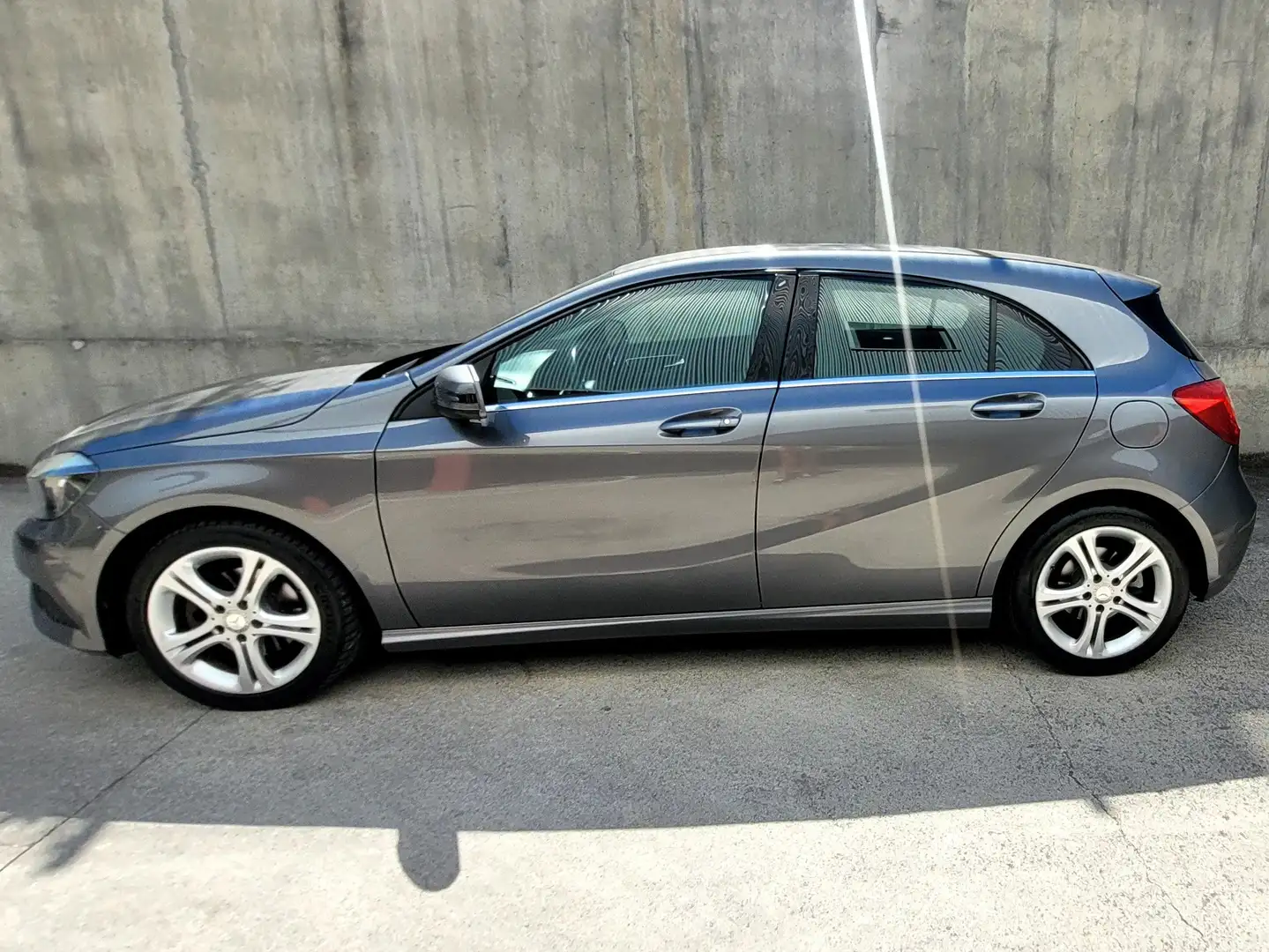 Mercedes-Benz A 180 A 180 Gris - 1