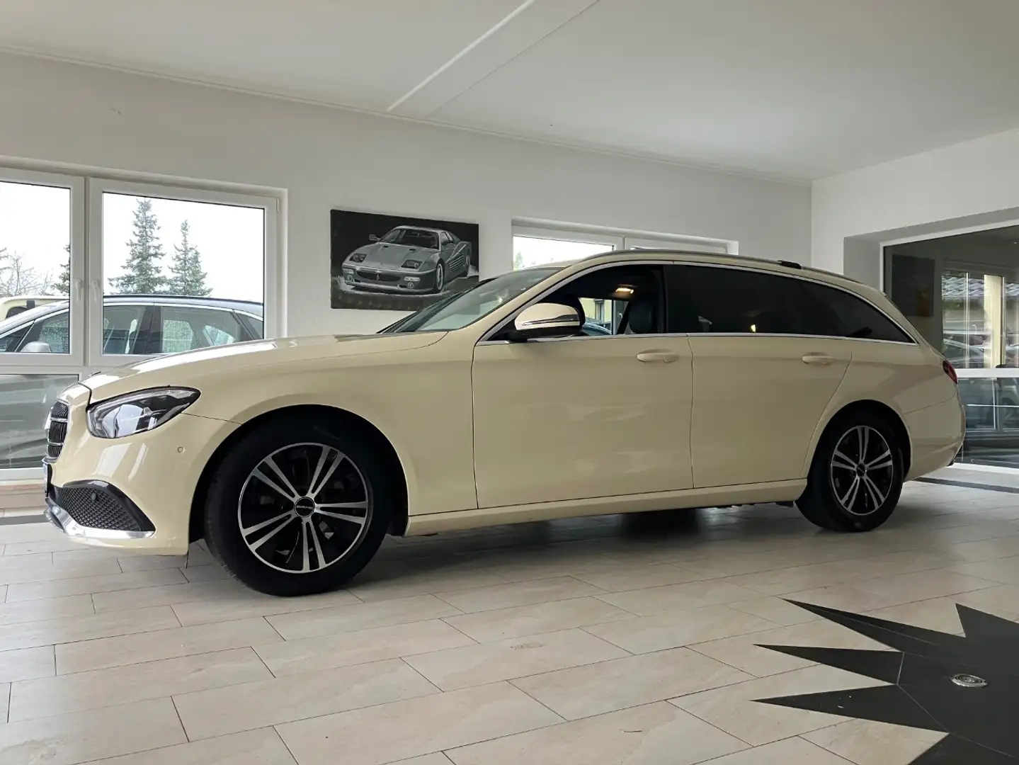 Mercedes-Benz E 200 d T 9G TAXI Avantgarde Kamera Beige - 2