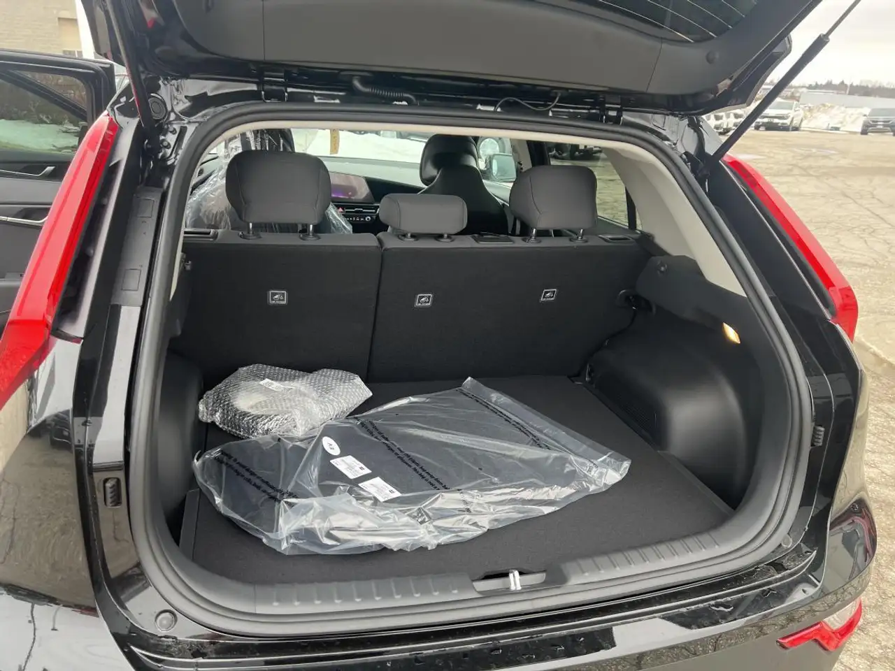 Kia Niro снимка Kia Niro