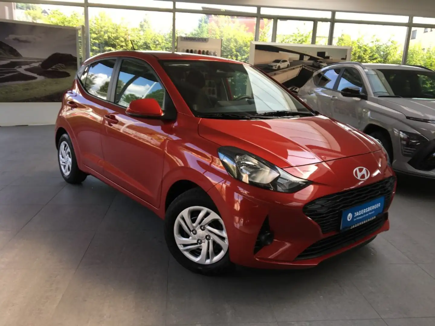 Hyundai i10 1,0 i Line Plus *Neuwertig* Rot - 2