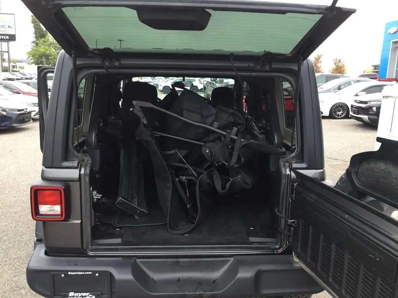 Jeep Wrangler снимка Jeep Wrangler