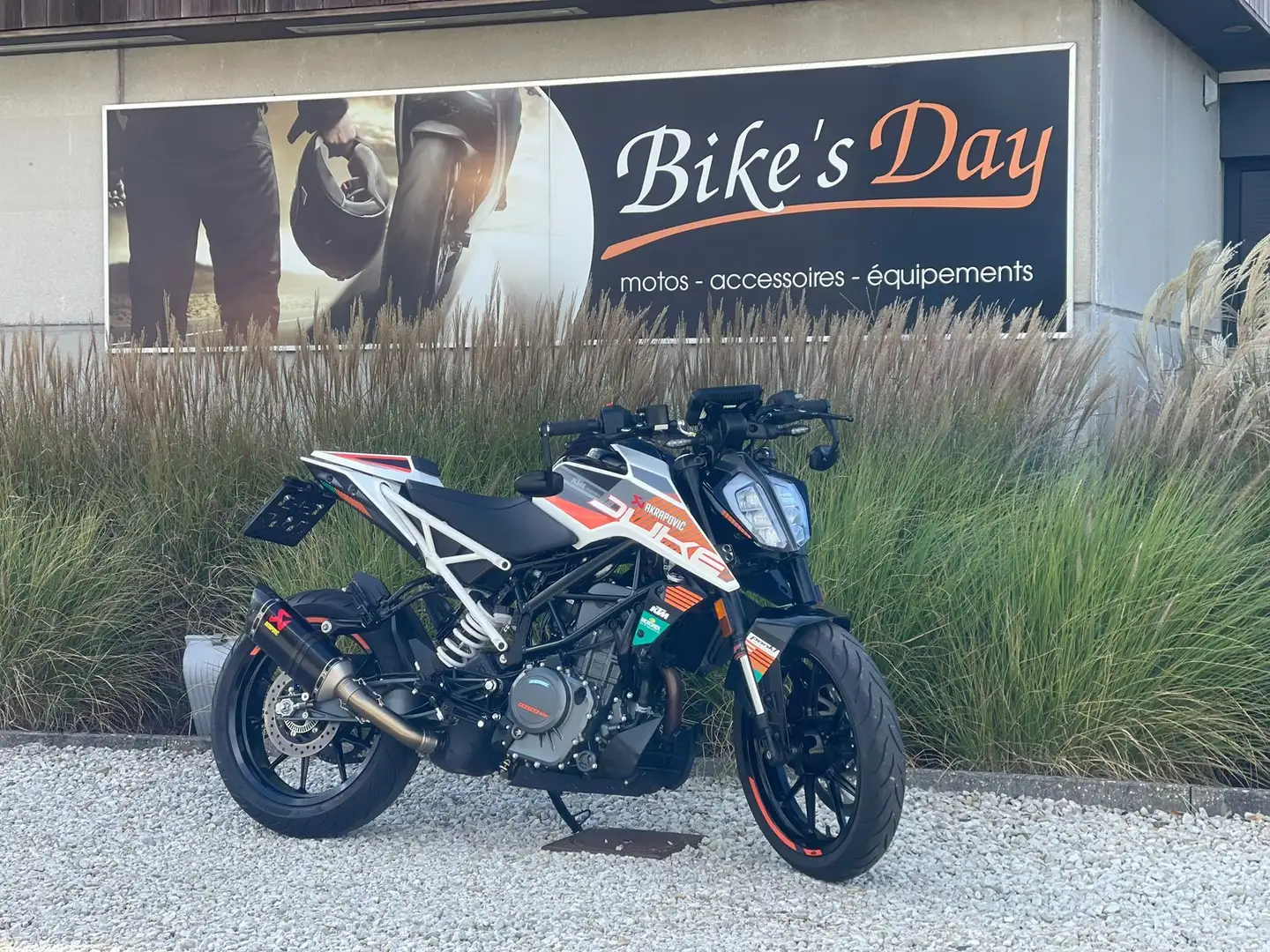 KTM 390 Duke Weiß - 1