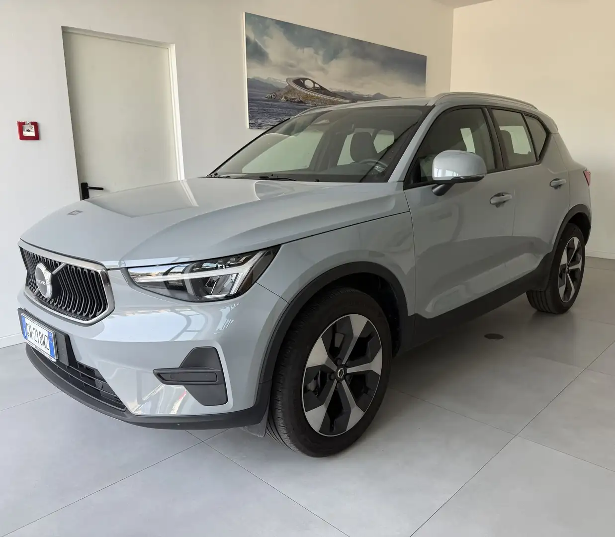 Volvo XC40 B3 automatico Core Grigio - 1