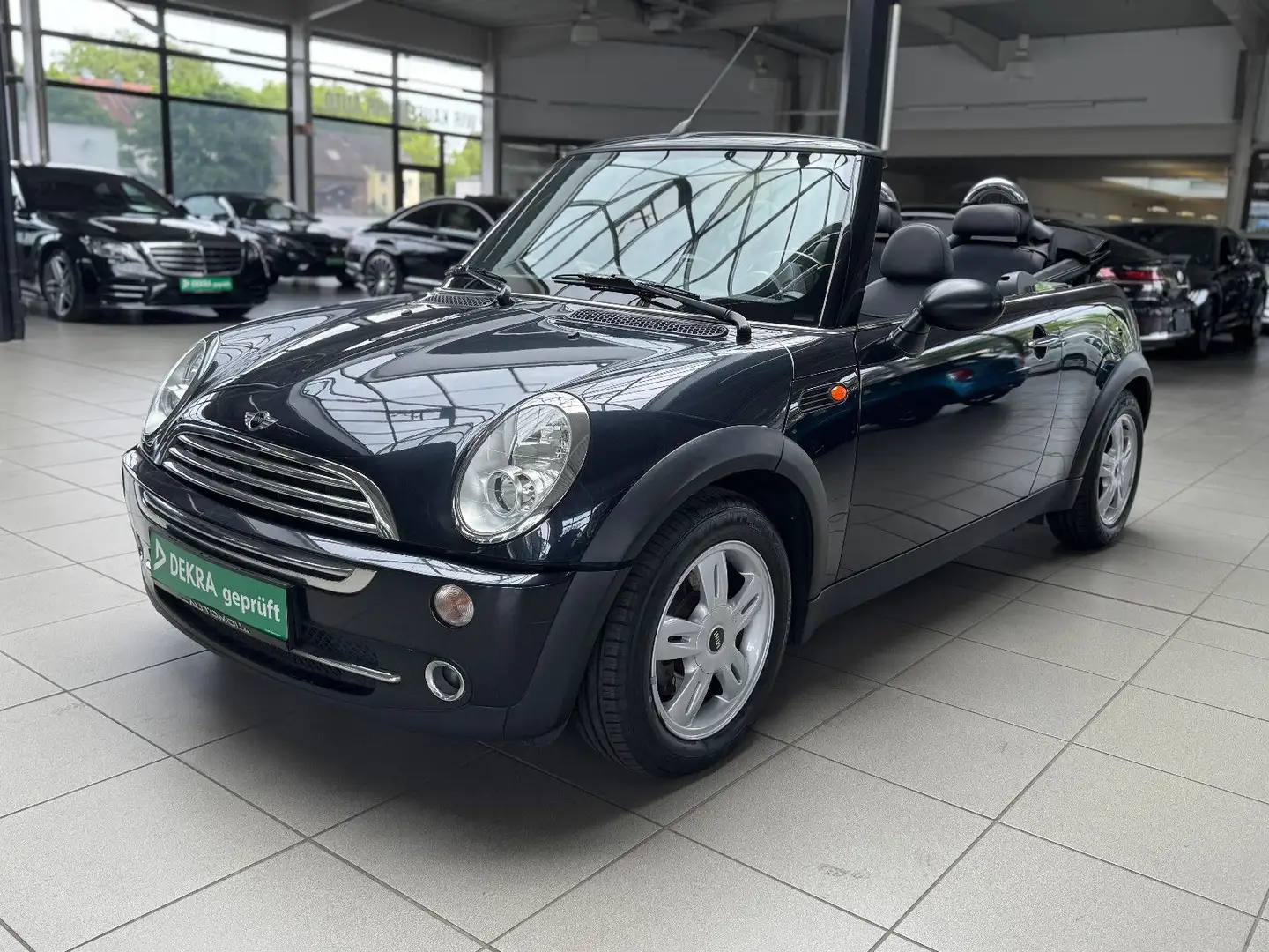 MINI One Cabrio 1.6 *Klima*PDC*1. Hand* Schwarz - 1