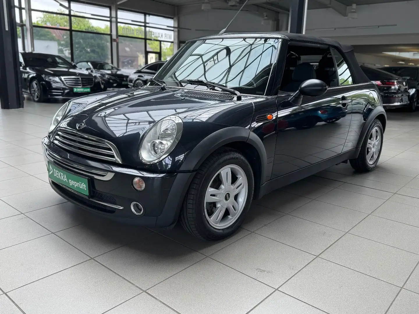 MINI One Cabrio 1.6 *Klima*PDC*1. Hand* Schwarz - 2