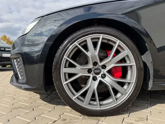 Audi A4 view 18