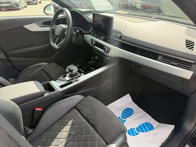 Audi A4 view 12