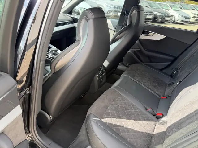 Audi A4 view 16