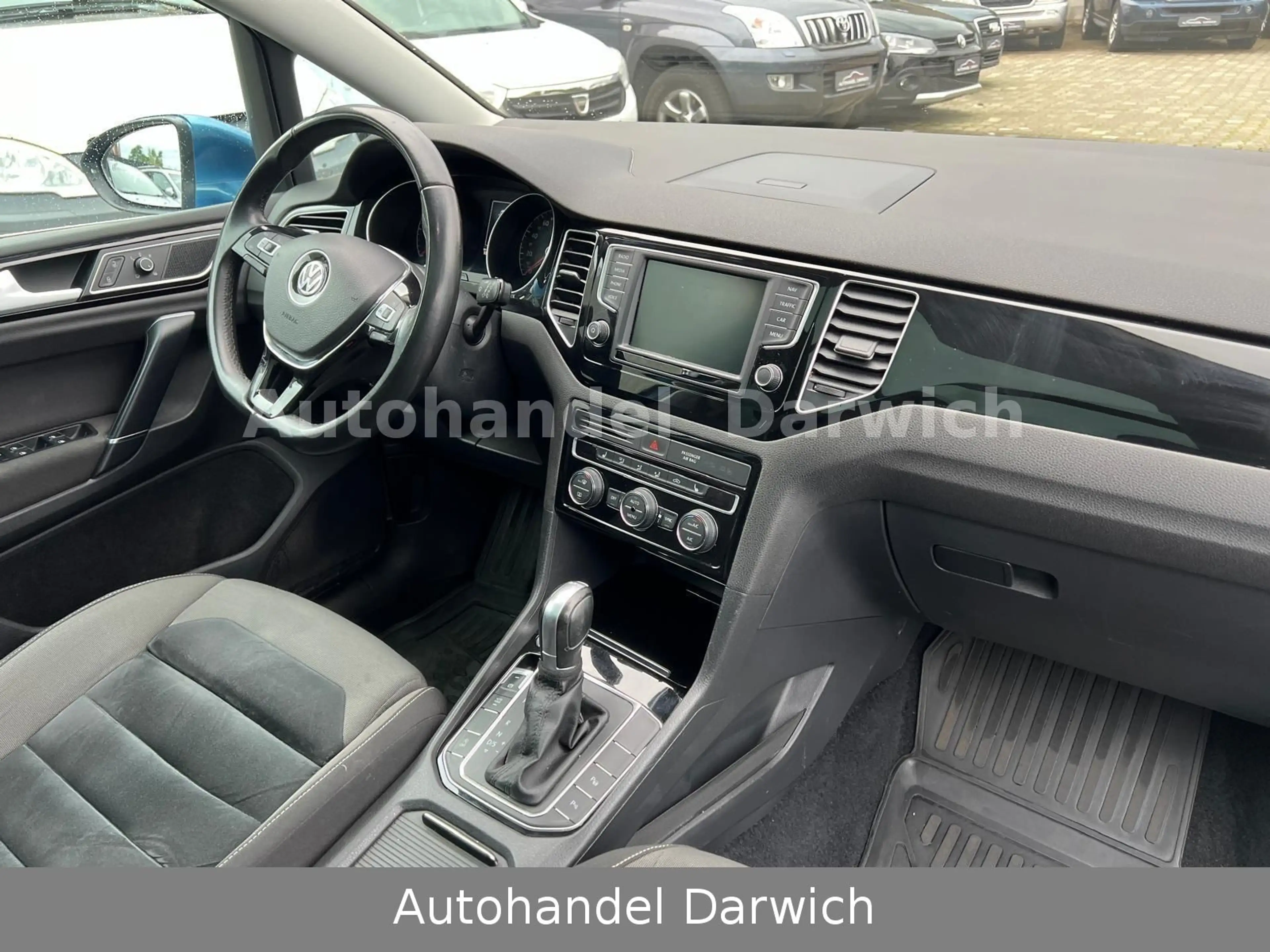 Volkswagen Golf Sportsvan Highline 2.0 TDI DSG S.Heft Top — photo 12