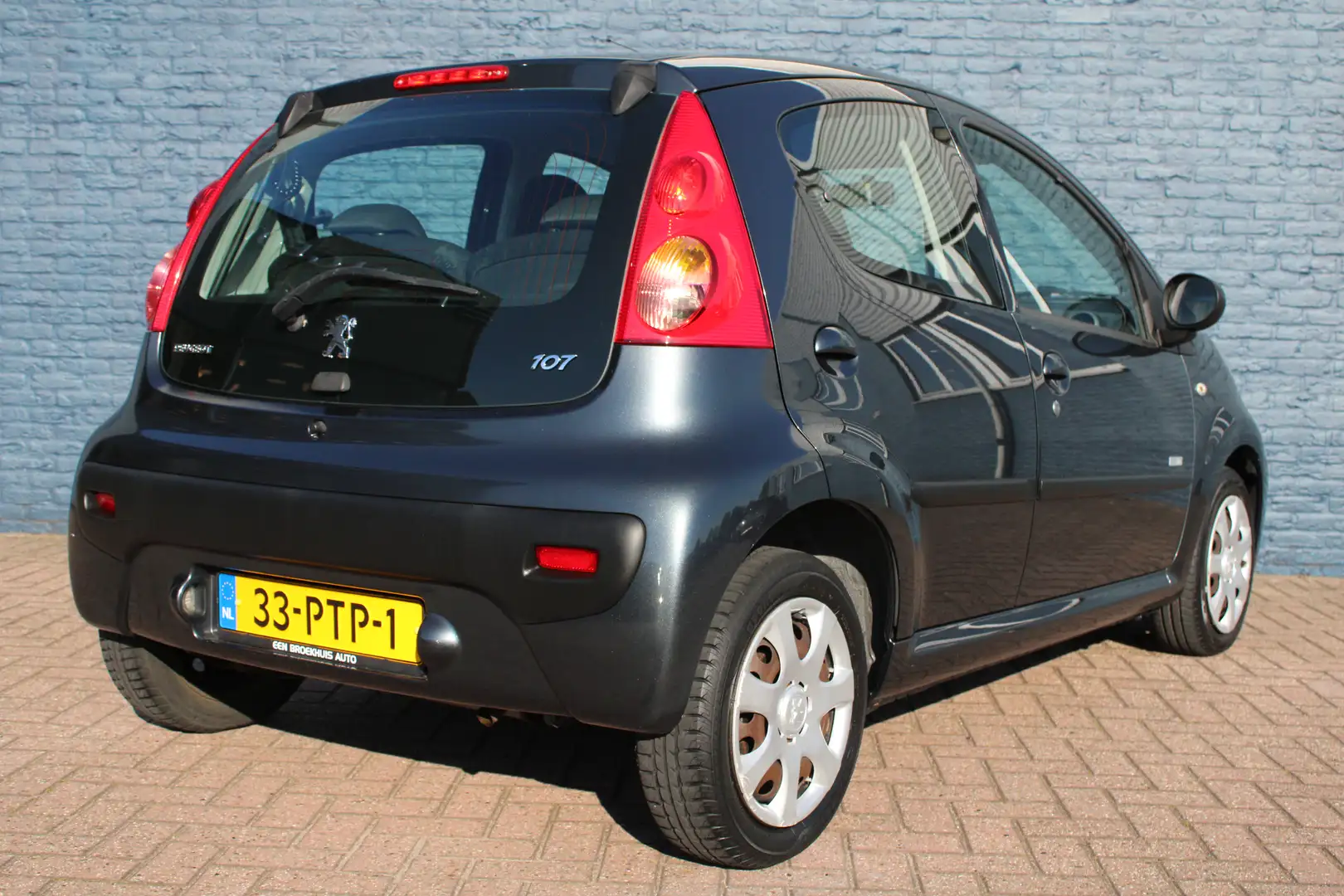 Peugeot 107 1.0-12V Millesim 200 Gris - 2