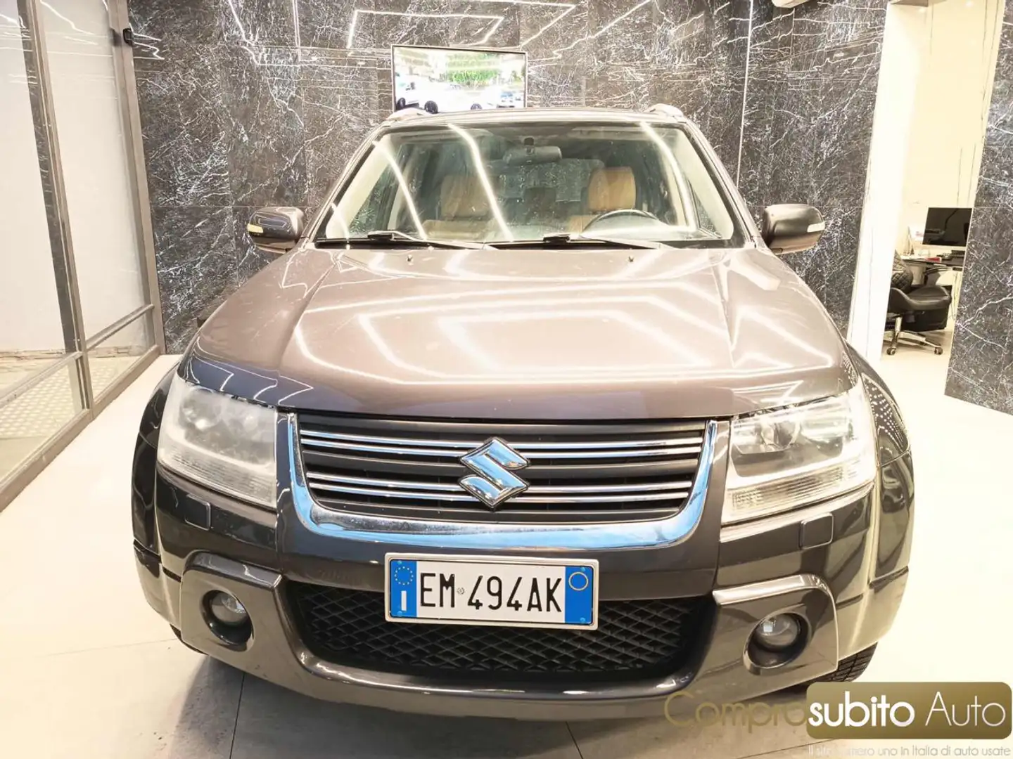 Suzuki Grand Vitara 1.9 DDiS 5 porte Executive Plus Offroad Gris - 1