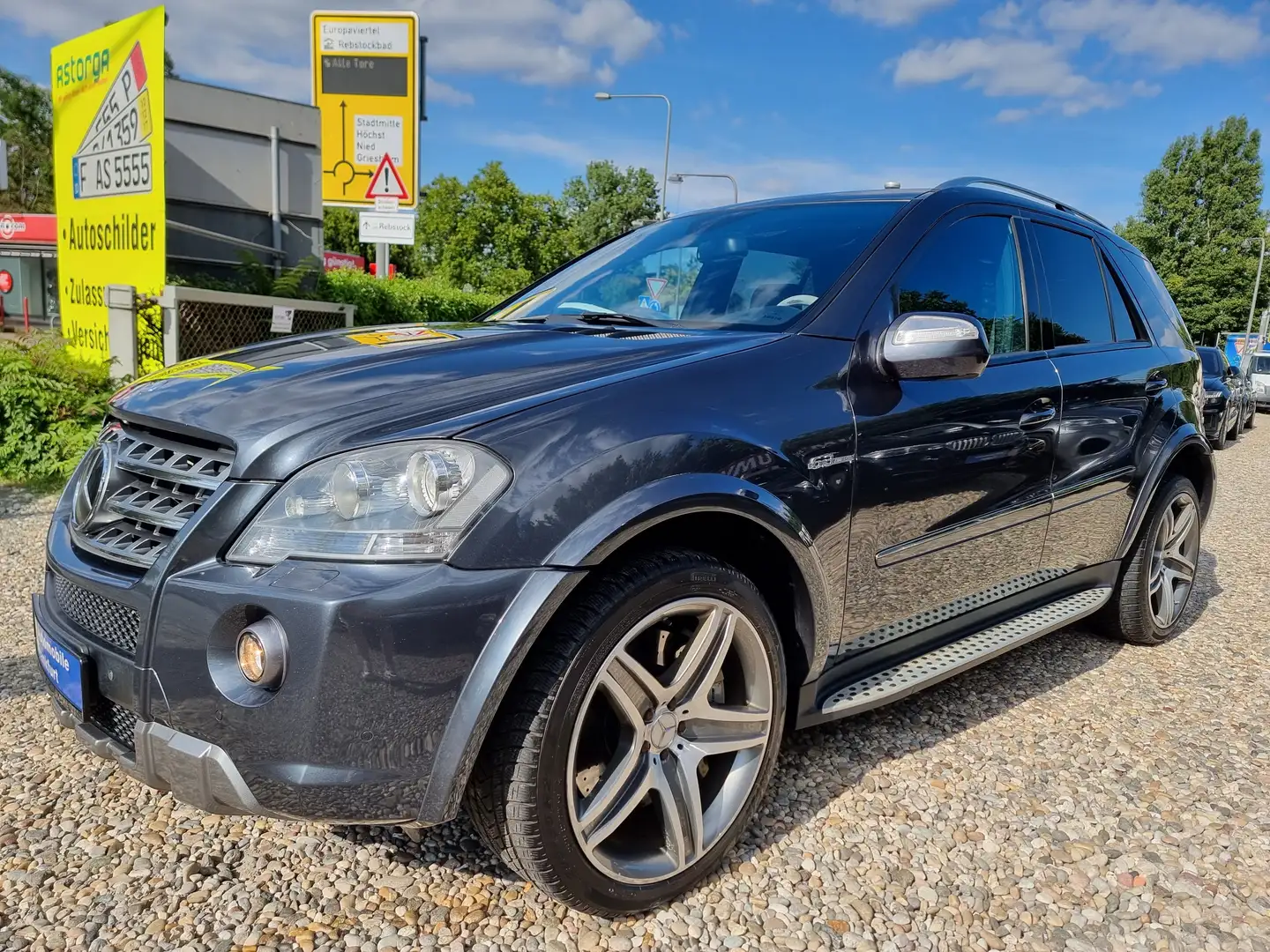 Mercedes-Benz ML 63 AMG ML 63 AMG 10th Anniversary°21°AMG°H@K° Grau - 1