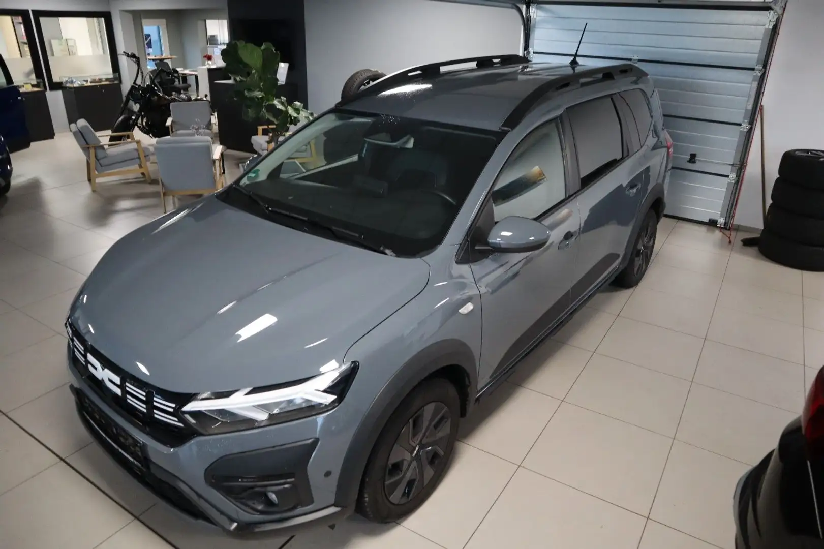Dacia Jogger Expression/KAMERA/PDC/SHZ/BLUETOOTH Gris - 2