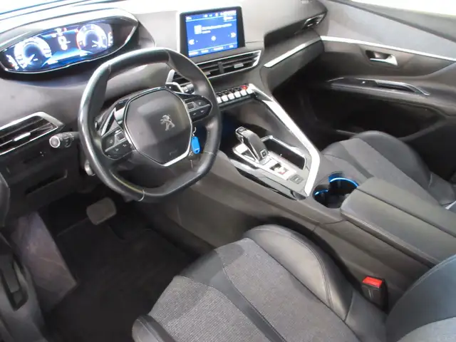 Peugeot 5008 view 9