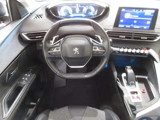 Peugeot 5008 view 6