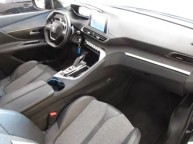 Peugeot 5008 view 10