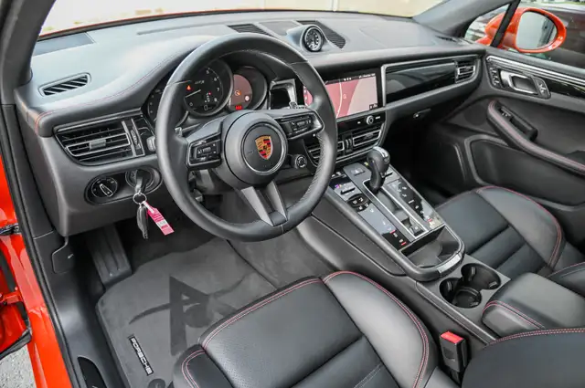 Porsche Macan view 10
