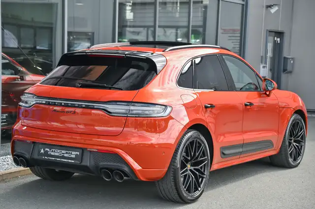 Porsche Macan view 4