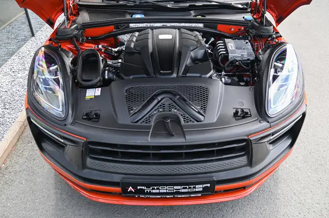 Porsche Macan view 8