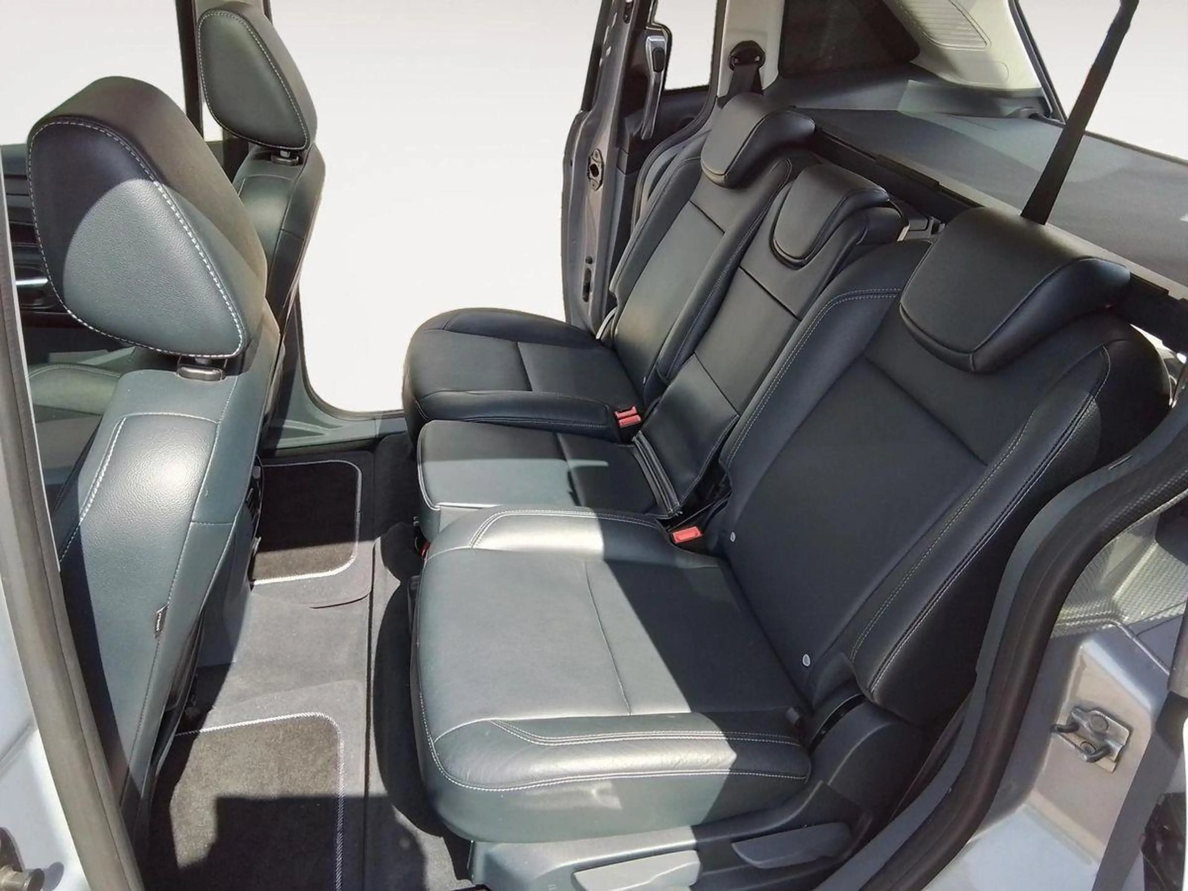 Ford Grand C-Max Titanium 2.0 TDCi — photo 10