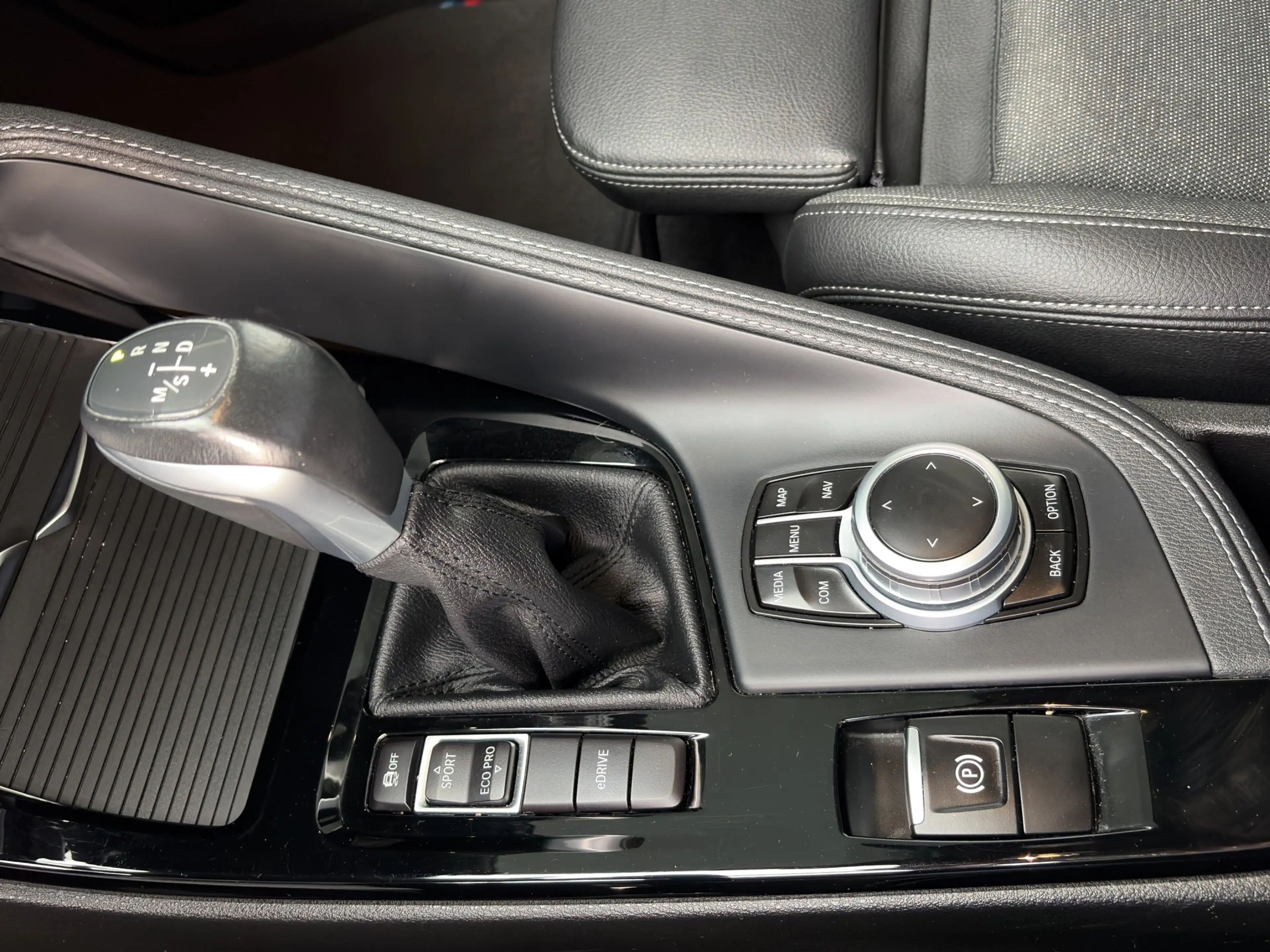 BMW X1 xDrive25e eDrive Edition 220pk M-Sport | M-pakket — photo 29