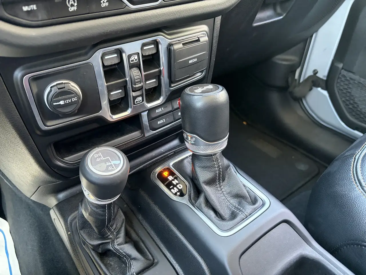 Jeep Wrangler photo Jeep Wrangler
