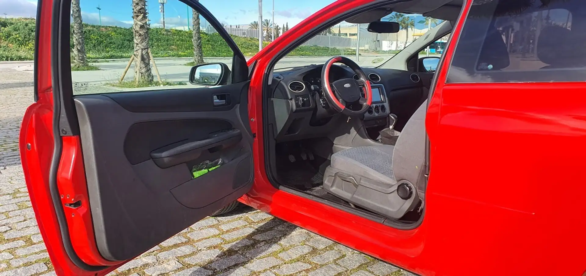 Ford Focus 1.6TDCI Trend 90 Rojo - 2