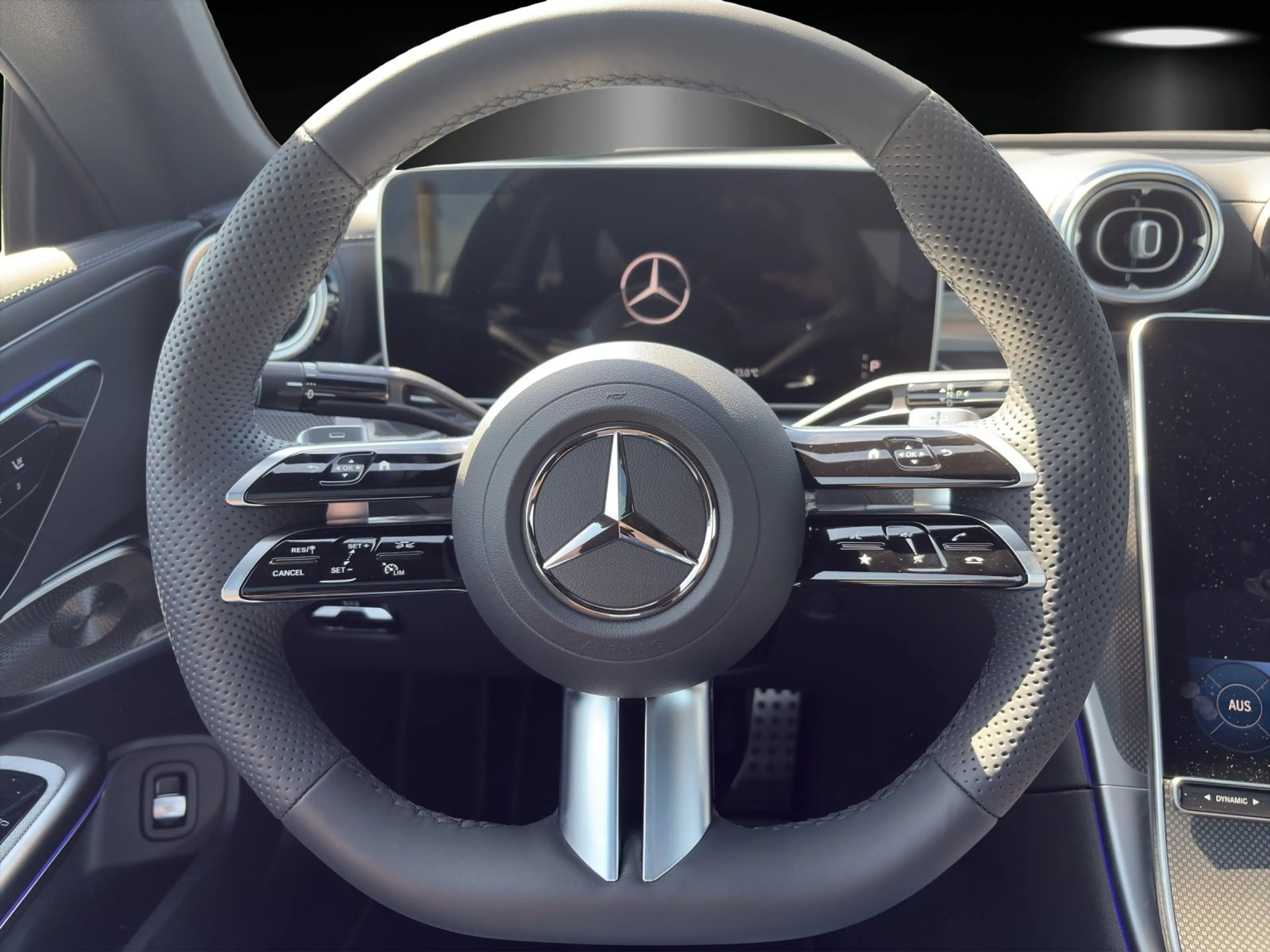 Mercedes-Benz CLE 450 4M Coupé AMG 360° Pano DigLight Keyless — photo 11