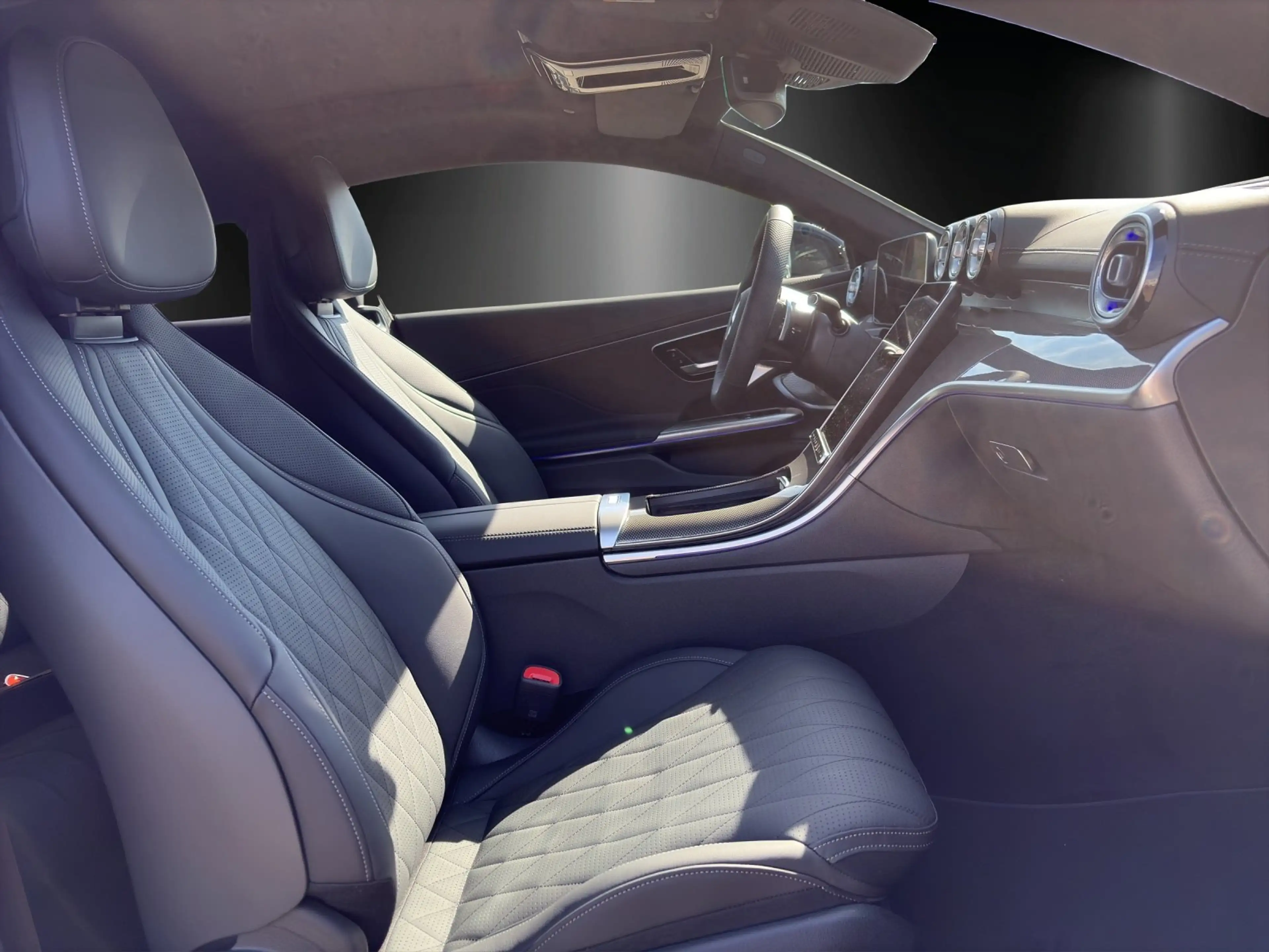 Mercedes-Benz CLE 450 4M Coupé AMG 360° Pano DigLight Keyless — photo 9