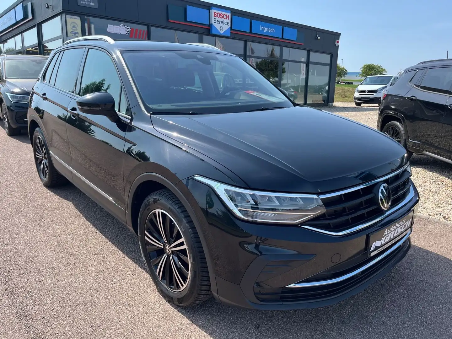 Volkswagen Tiguan "Active-Edition" mit LED+KAMERA+NAVI+PDC Schwarz - 1